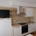 Leptiric Apartment Podstrana