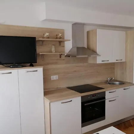 Leptiric Apartment Podstrana