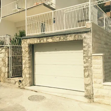 Leptiric * Podstrana